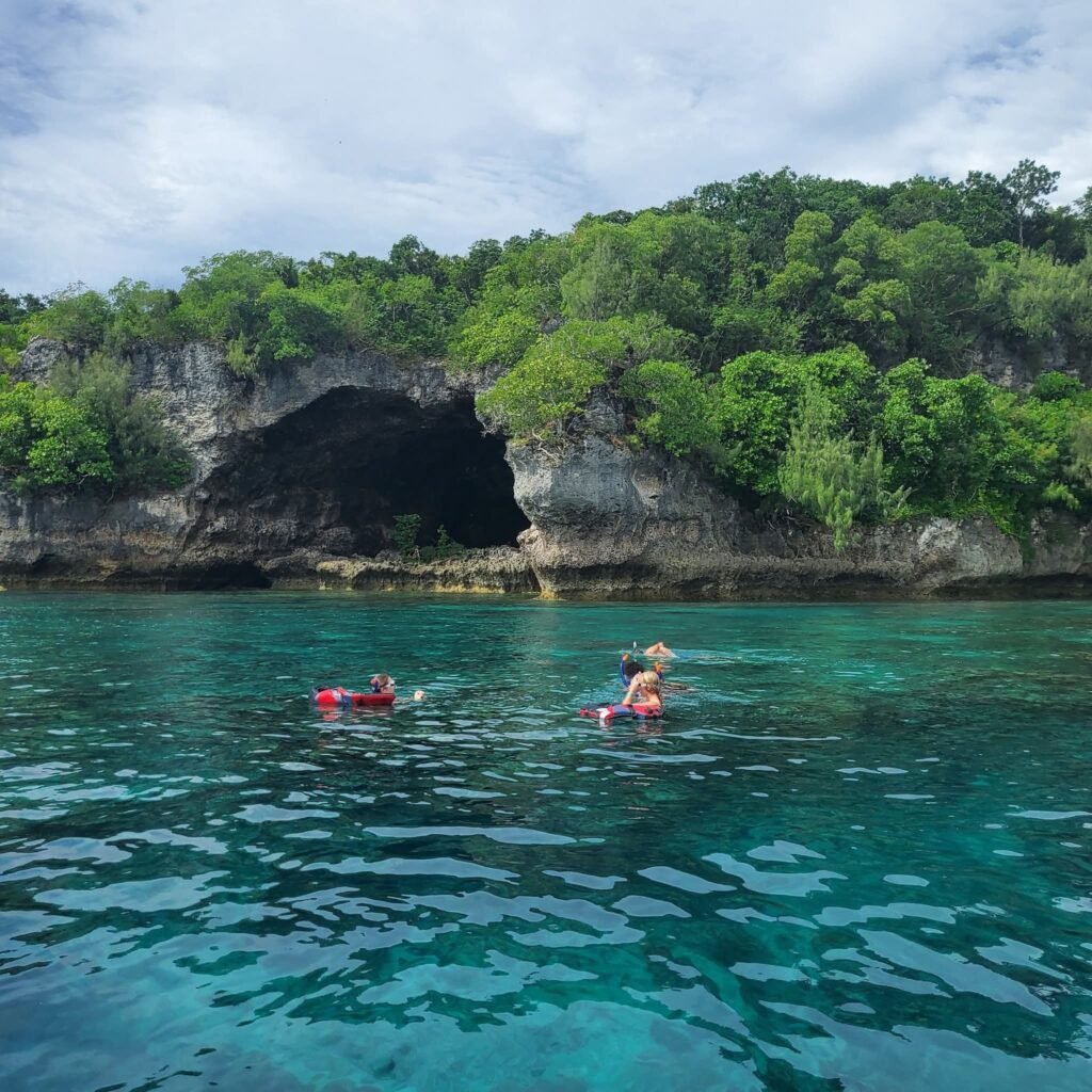 Moso Cave snorkelling